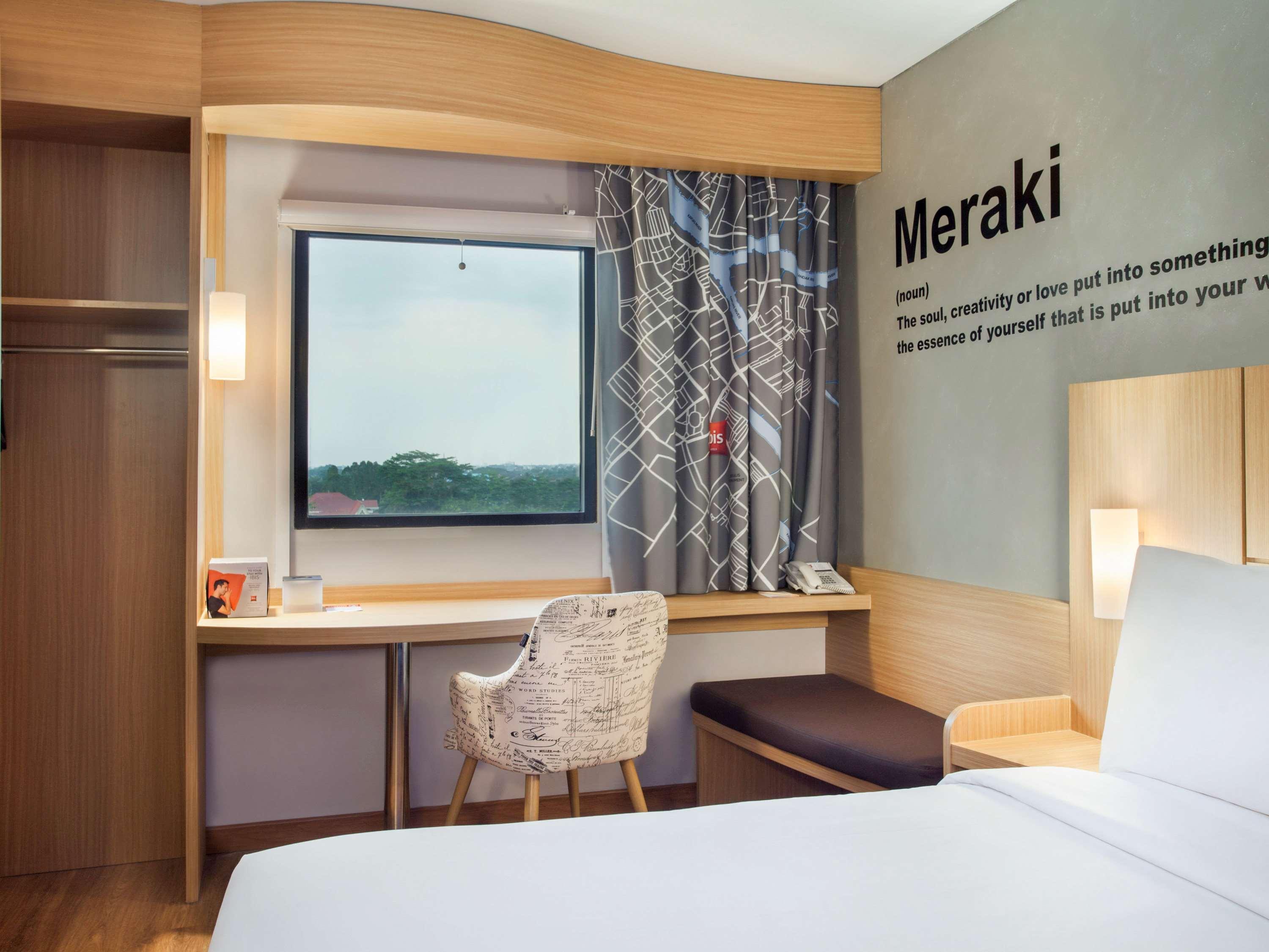 Ibis Pontianak City Center Exterior photo