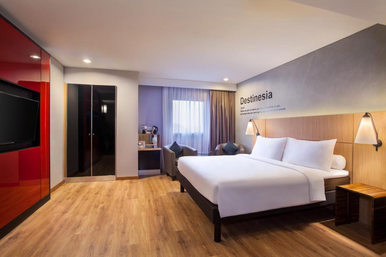 Ibis Pontianak City Center Exterior photo
