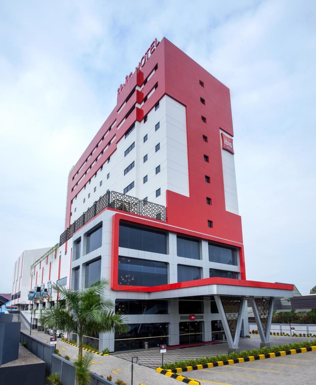 Ibis Pontianak City Center Exterior photo